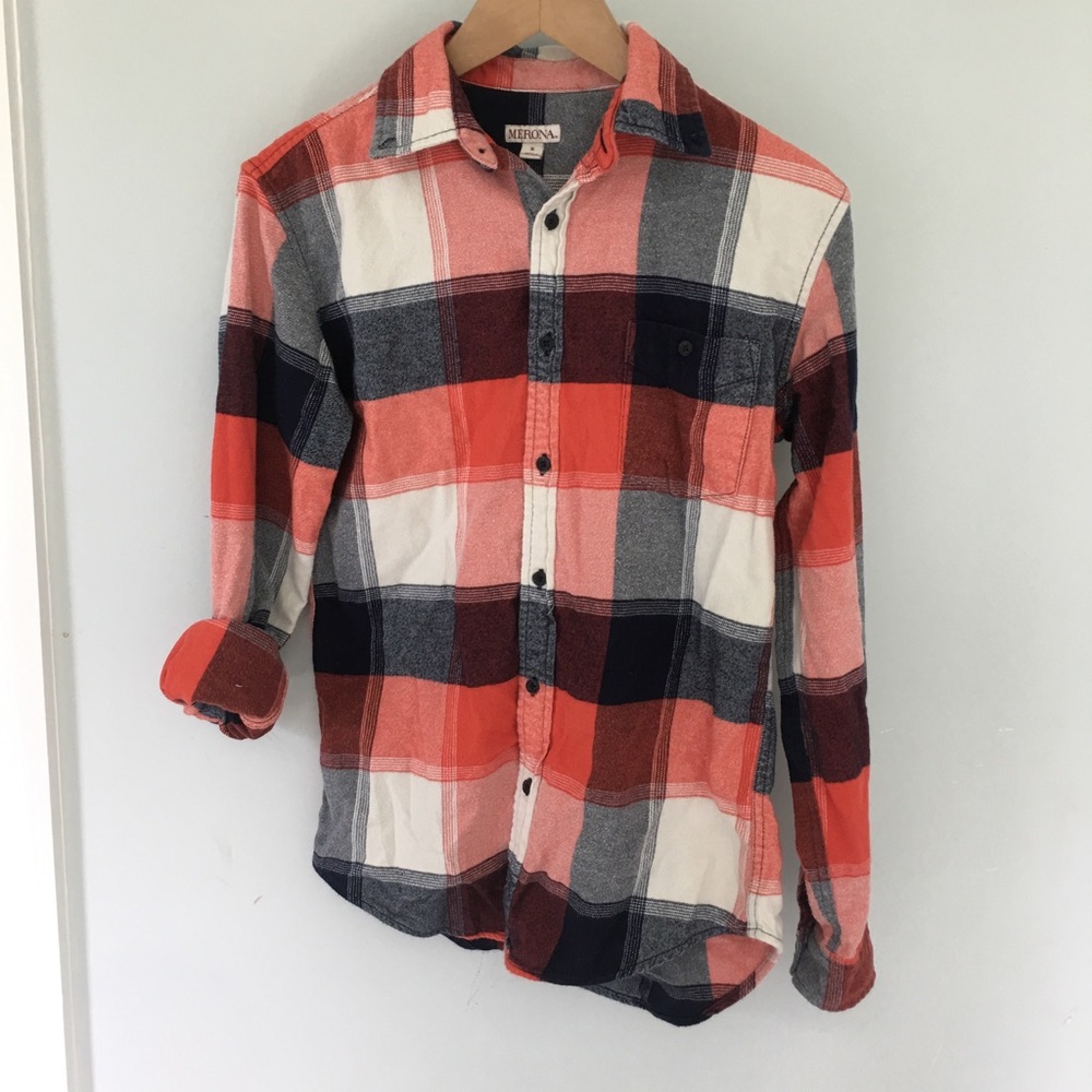 Super cozy flannel shirt. (s)